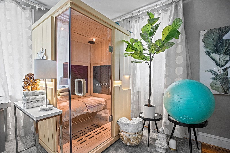 Enjoy the healing effects of a Sunlighten mPulse infrared sauna session.