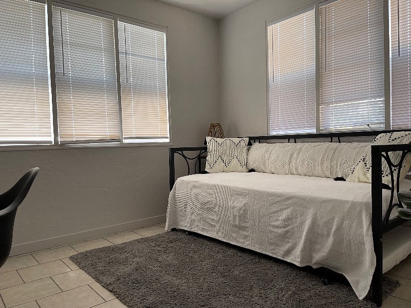 Office / Guest Bedroom with Daybed and Trundle