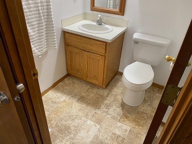 1/2 Bath off of Master Bedroom