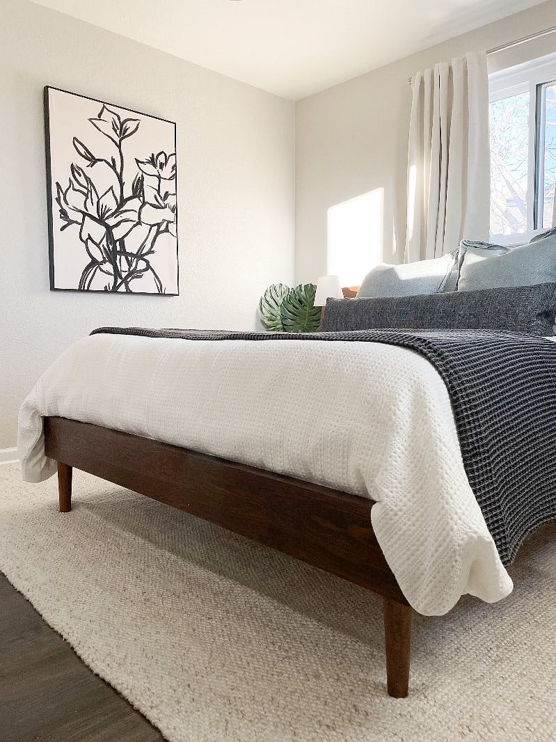 Second room on the main floor with Queen size bed