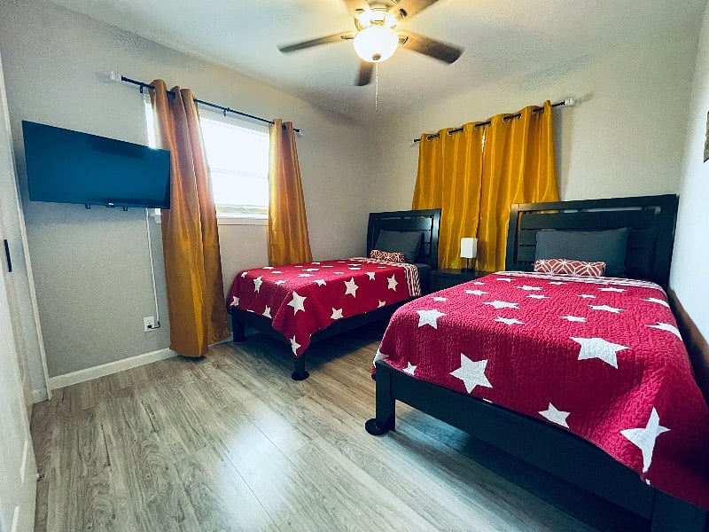 Bedroom #3 with 2 Twin Beds