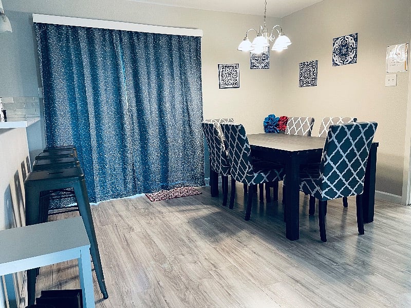 Dining Room with bar