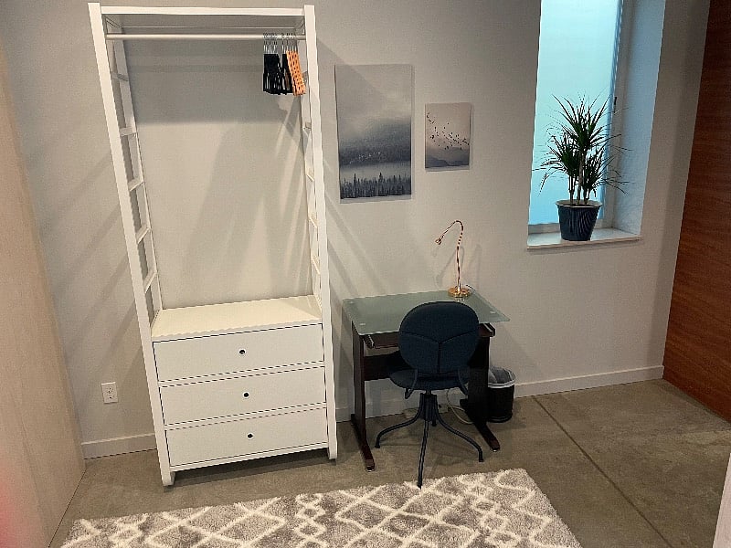 Closet/workspace in the second bedroom