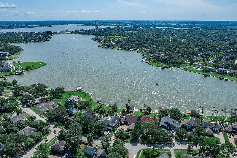 Aerial shot of house and Taylor Lake