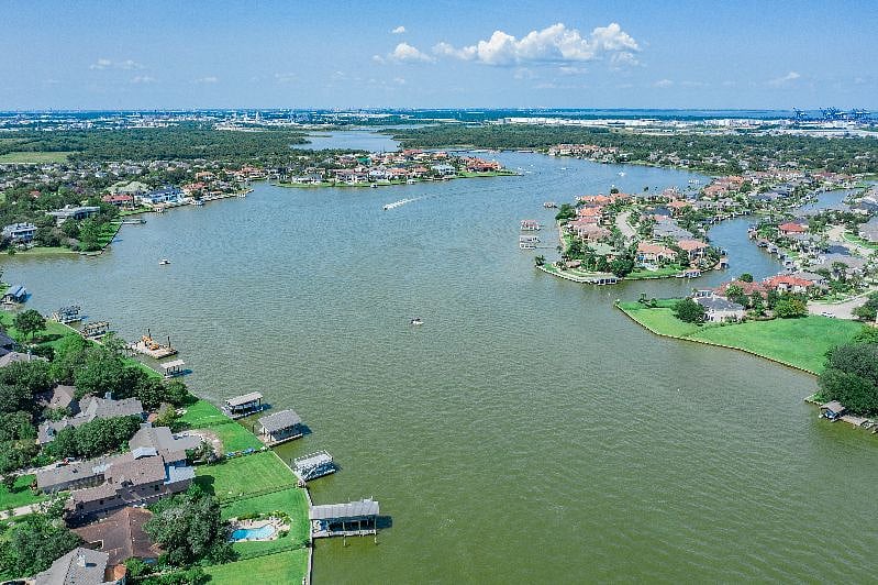 Aerial shot of house and Taylor Lake