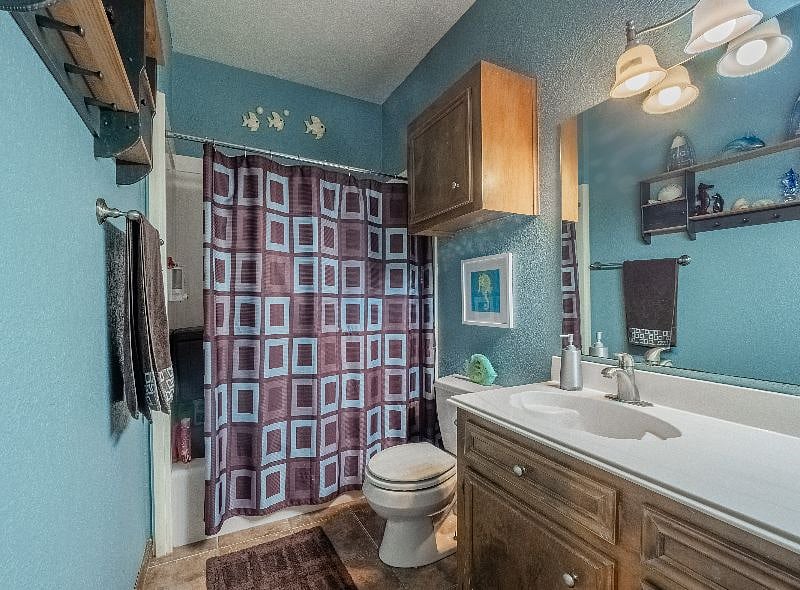 Private bathroom for the tree room