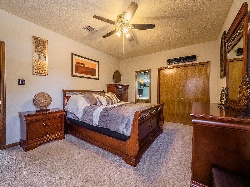 Tree room with private bathroom