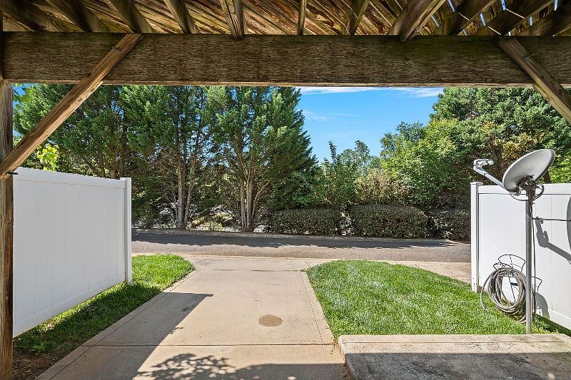 Furnished Finder property 541750_1 photo 21