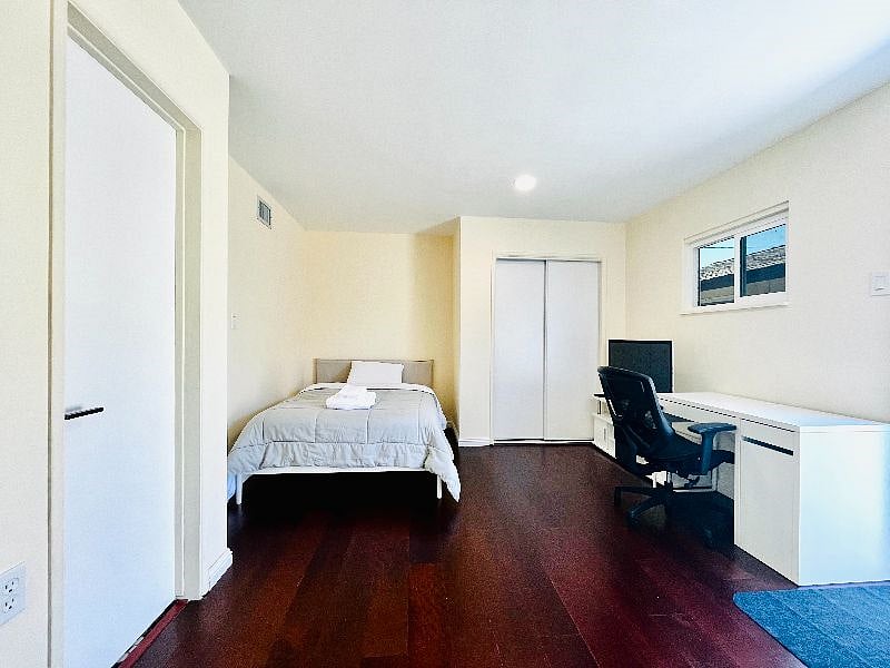 Furnished Finder property 541858_1 photo 3