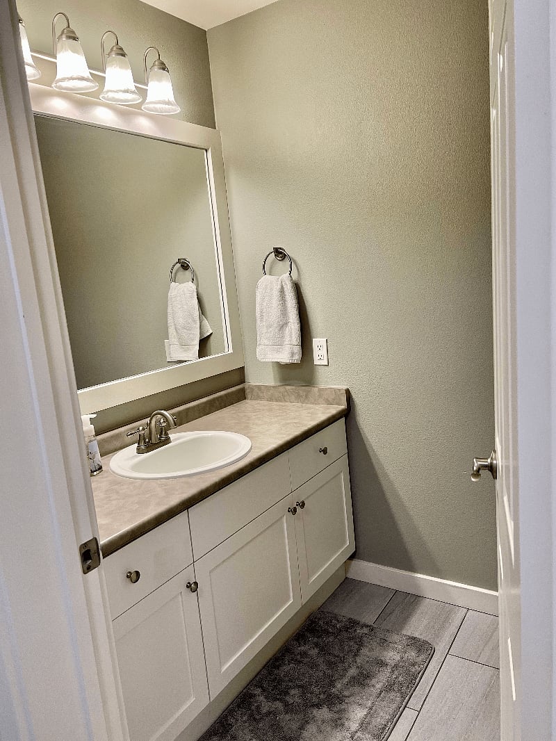 Large second bathroom in hallway
