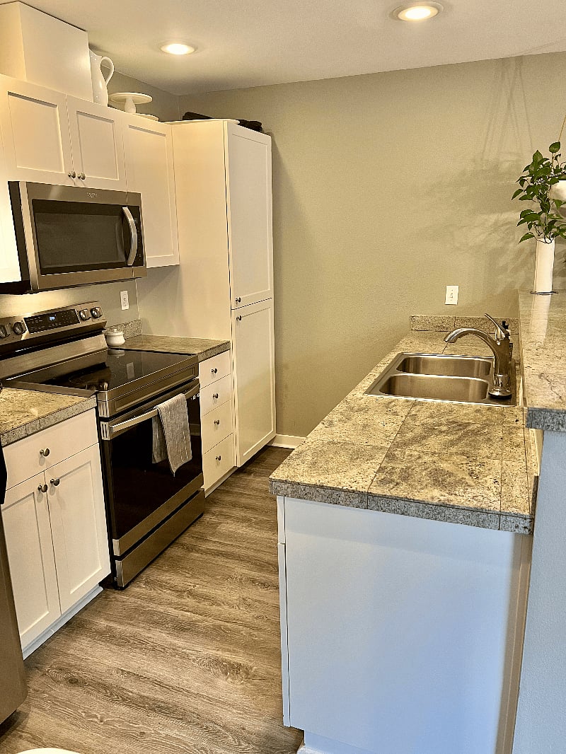 Kitchen. Oven has a convenient air fry option. Keurig coffee maker.