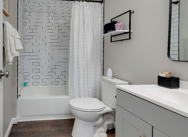 Full Bathroom Upstairs