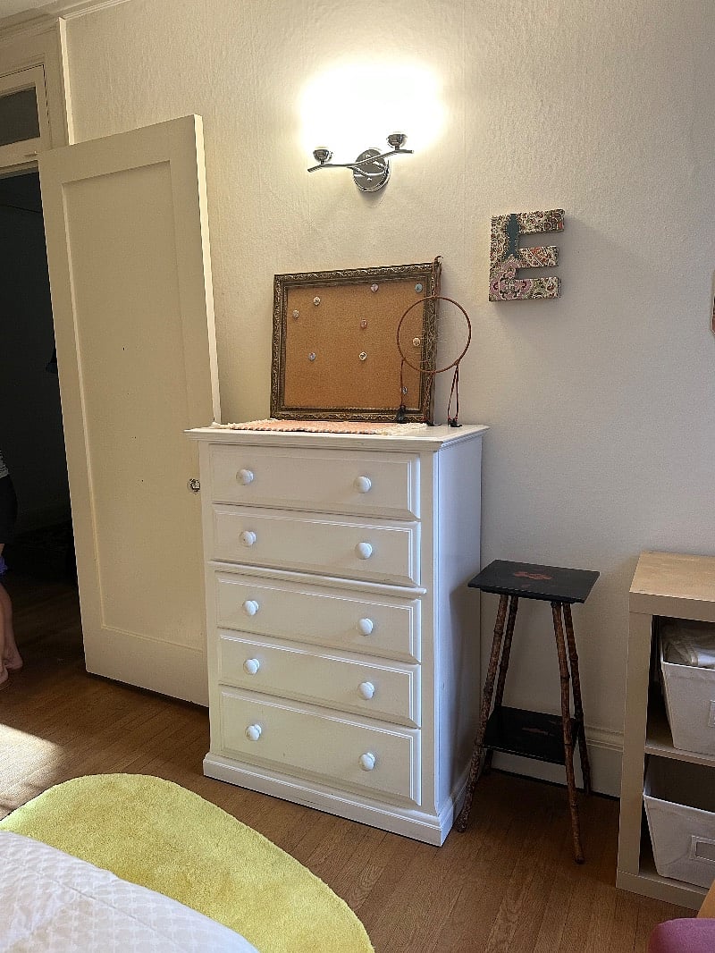Plenty of storage options in room