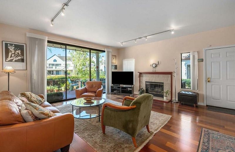 Furnished Finder property 542330_1 photo 3