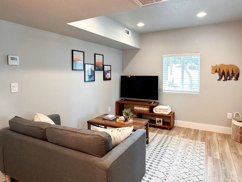 Furnished Finder property 542355_1 photo 3
