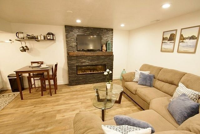 Furnished Finder property 542391_1 photo 3
