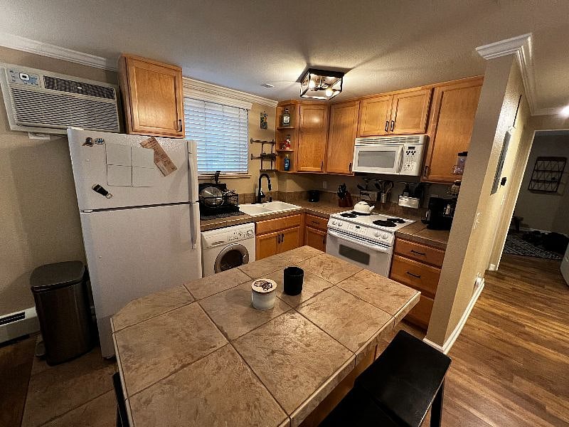 Furnished Finder property 542469_1 photo 4