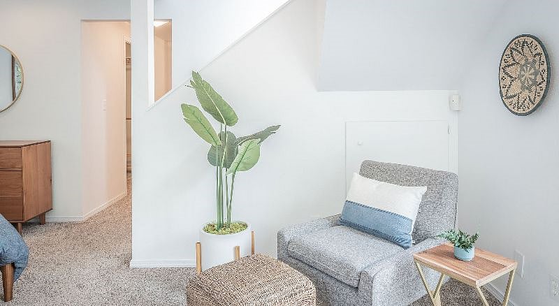 Master Bedroom sitting area