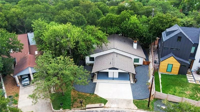Aerial view of the duplex - Unit B is on the right side.