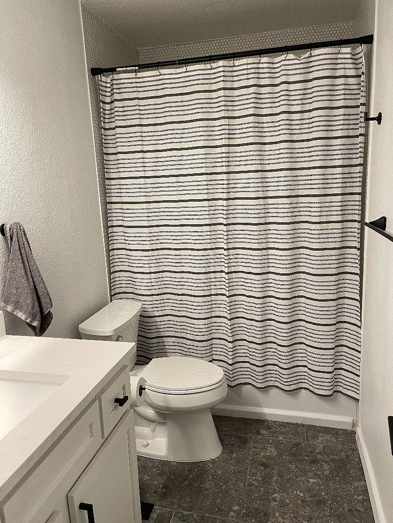 Second full bathroom with shower/bathtub
