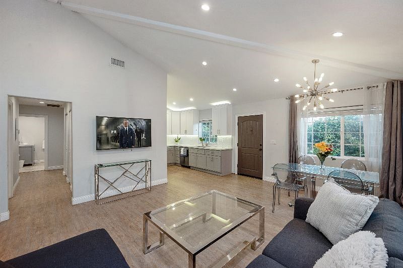Furnished Finder property 542606_1 photo 25