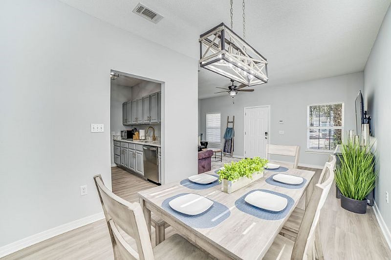 Furnished Finder property 542721_1 photo 3