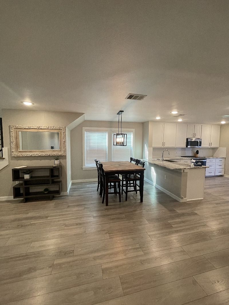 Furnished Finder property 542794_1 photo 3