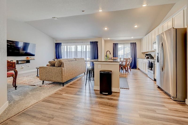 Furnished Finder property 542893_1 photo 11