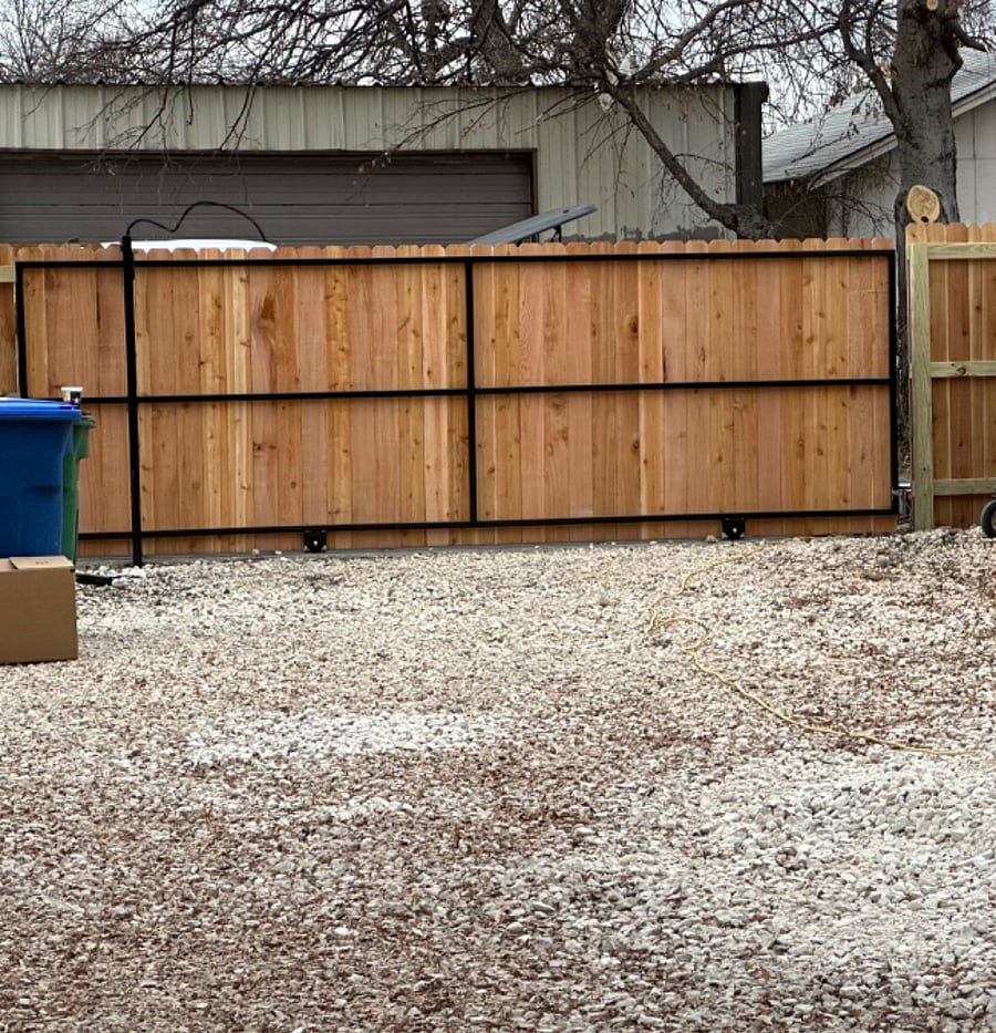 New rolling gate--easy to open/close