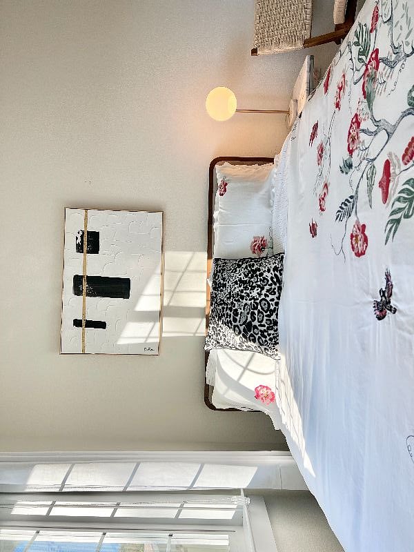Bedroom 2, queen bed