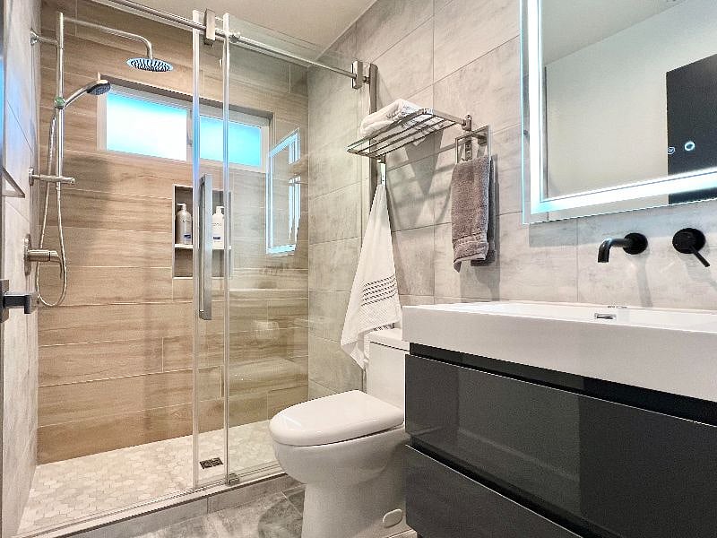 Hallway bath