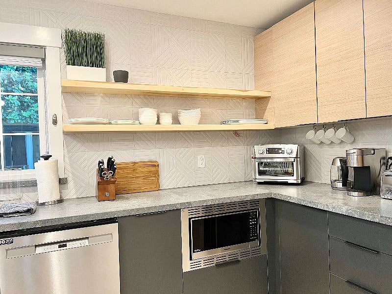 counter-to-ceiling italian tile wall