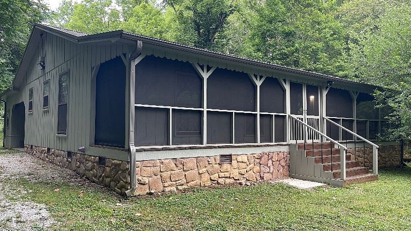 Screened-in Front Porch