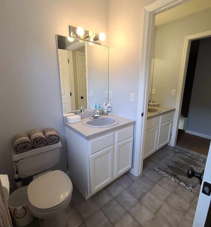 Private Bath 2nd Floor