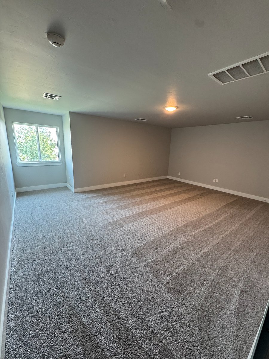 Large bonus room on second floor