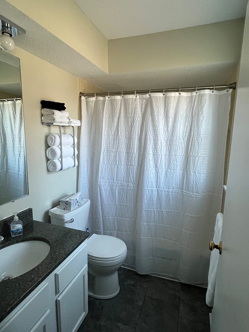 Full bathroom serving bedrooms #2 and #3.