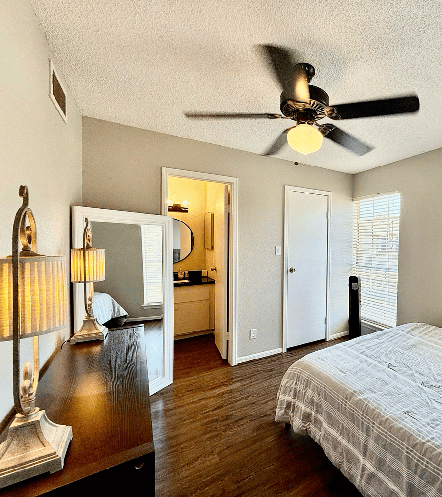 Secondary bedroom