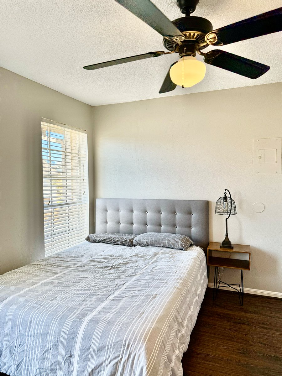 Secondary bedroom