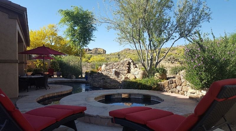 BACKYARD /POOL