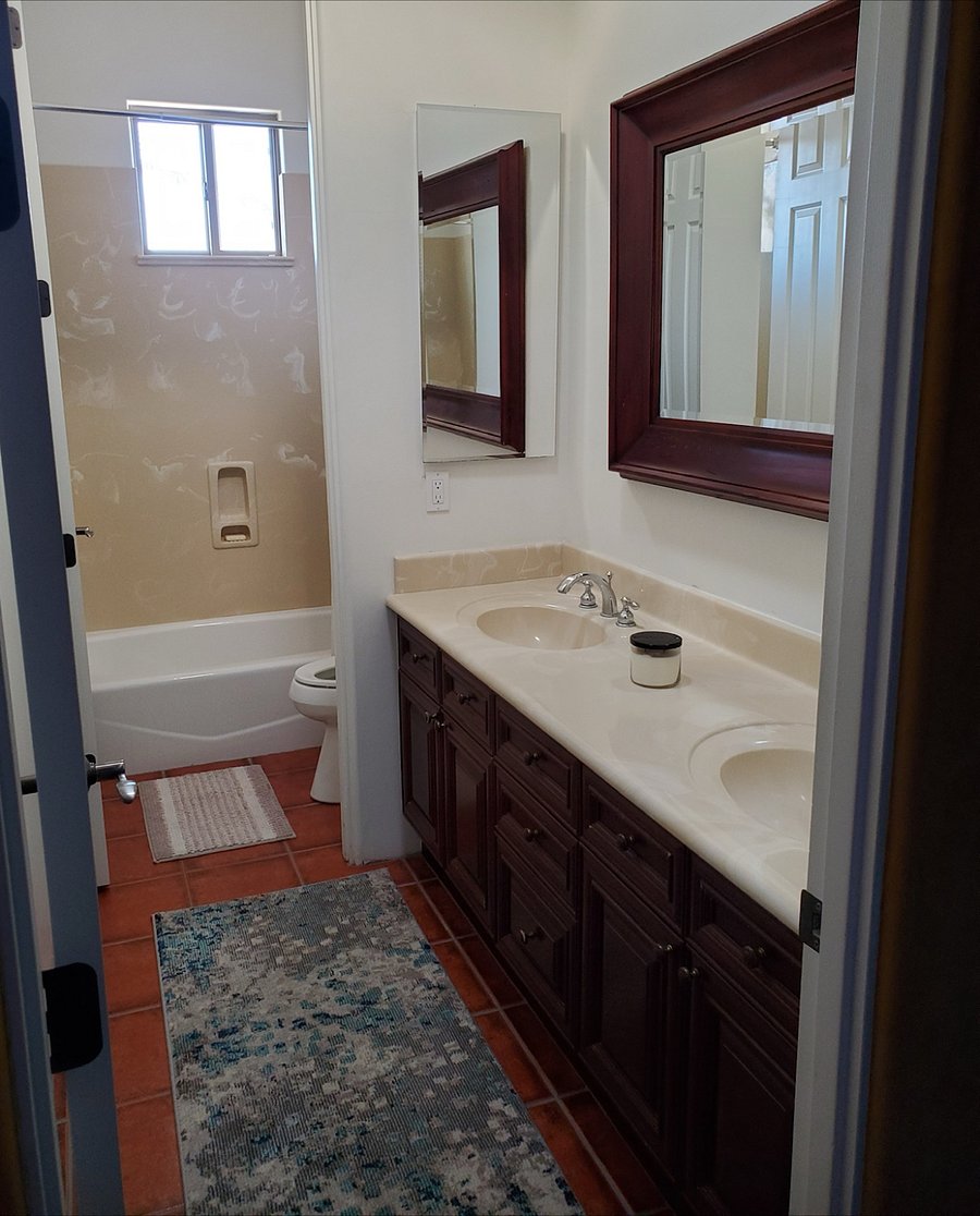 AFRICAN SEPARATE PRIVATE BATHROOM ( DOUBLE SINKS)