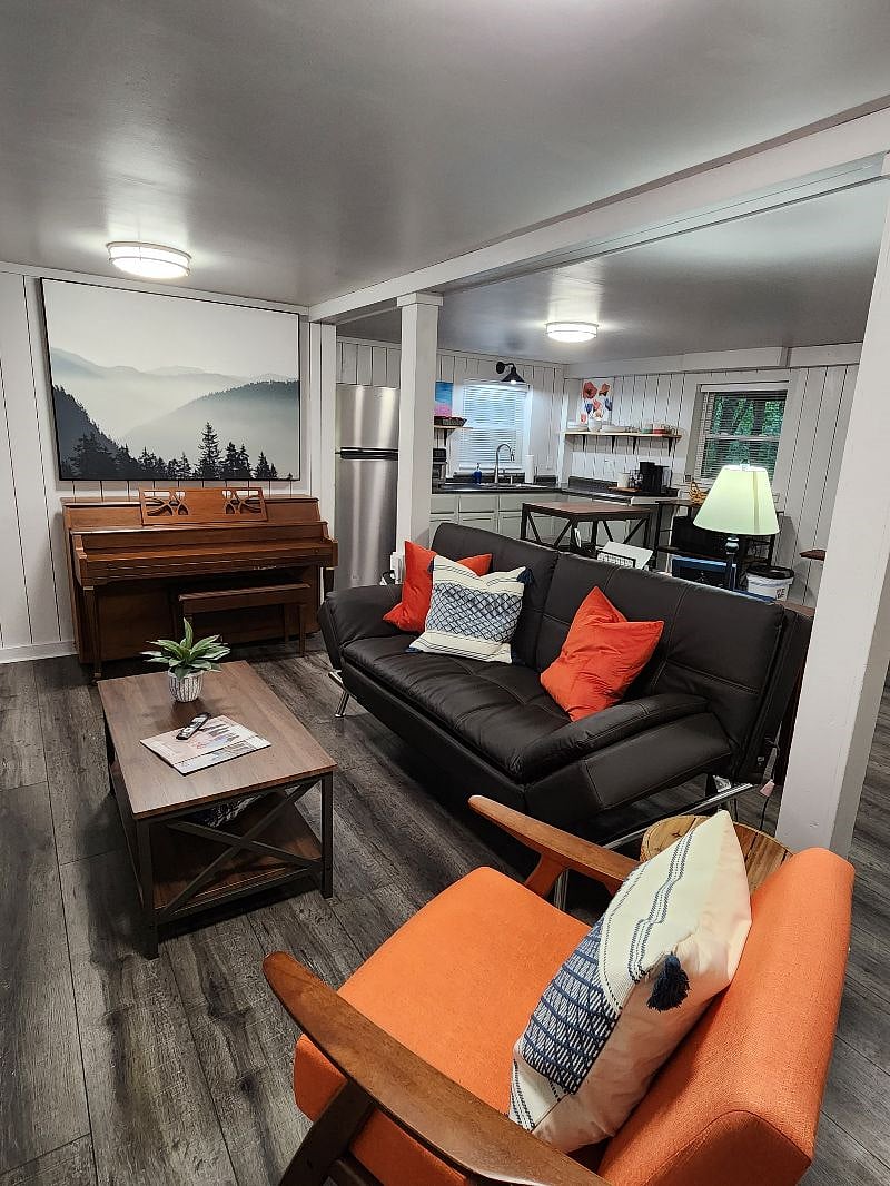 Picture of Cozy Basement Apartment with Outdoor Space Near Hiking Trails Tennessee ...