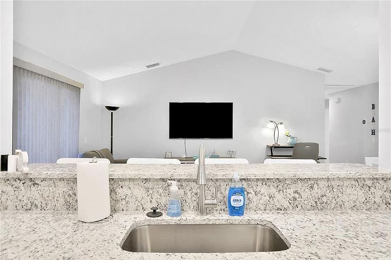 Furnished Finder property 543816_1 photo 12