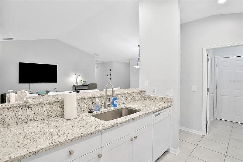 Furnished Finder property 543816_1 photo 13