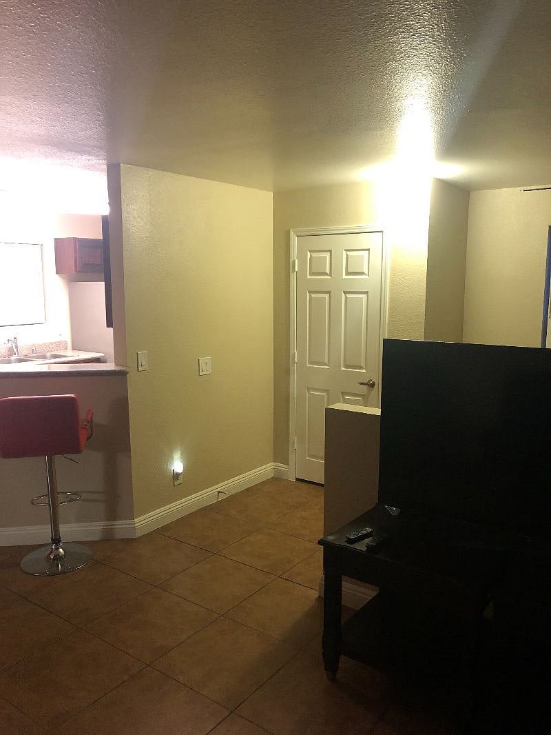 Furnished Finder property 543848_2 photo 4