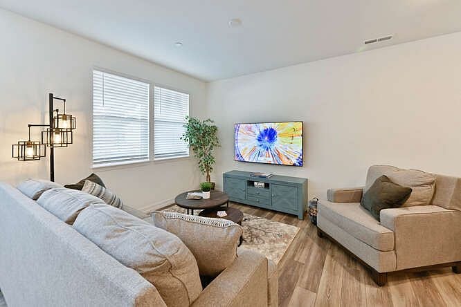 Furnished Finder property 543947_1 photo 9