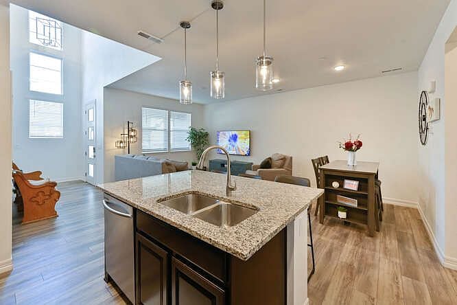 Furnished Finder property 543947_1 photo 12