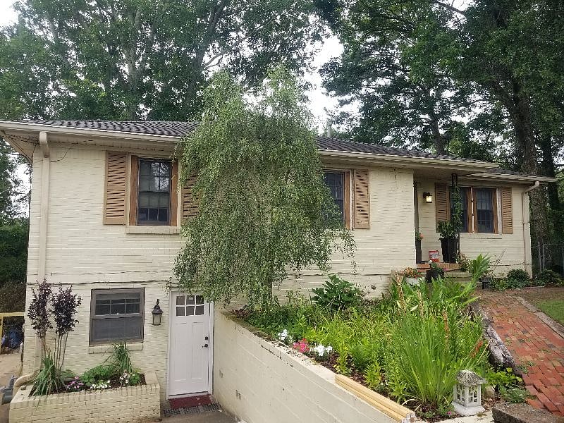Street View, Front of House