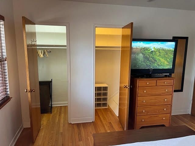 King Sized Bed-1st Bedroom