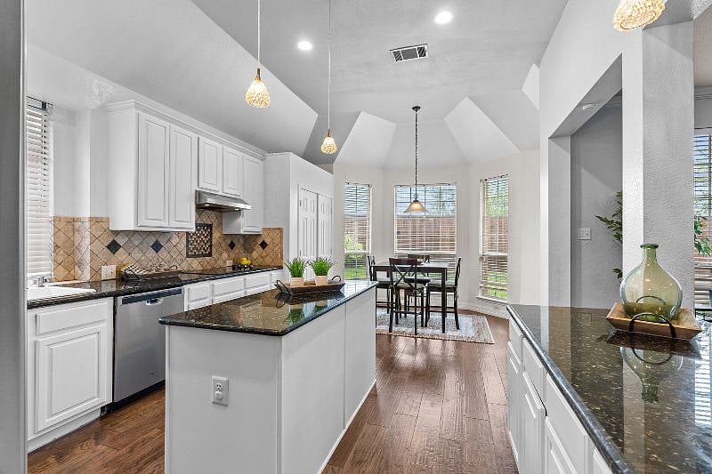 Furnished Finder property 544137_1 photo 9