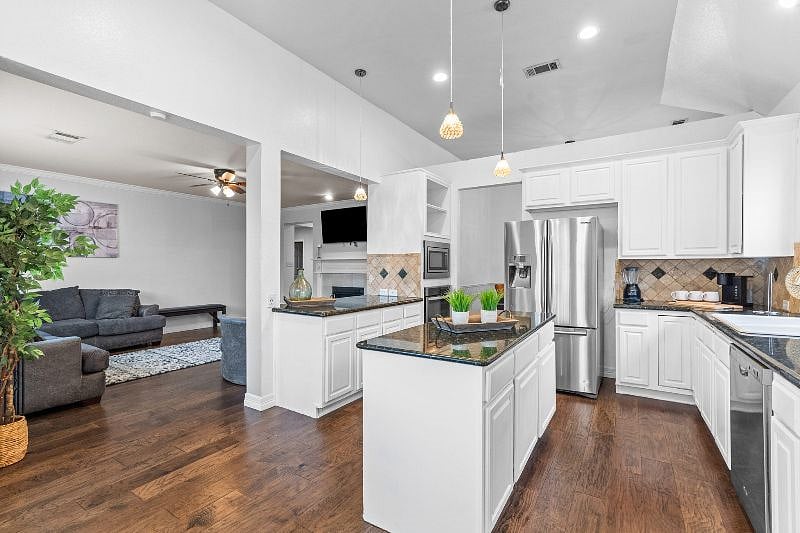Furnished Finder property 544137_1 photo 11